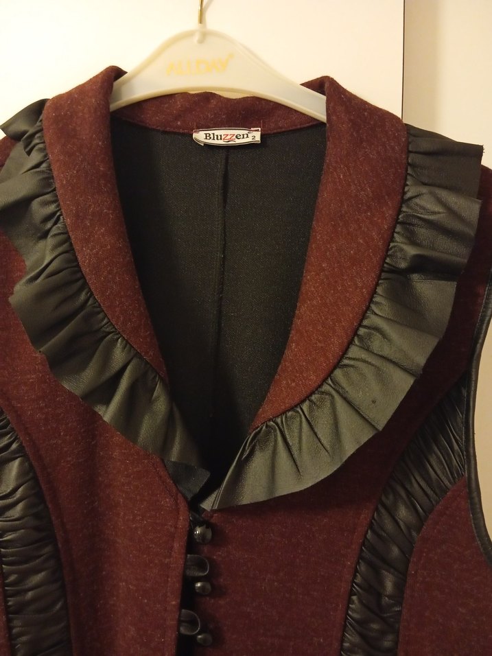 Düğmeli Bordo Uzun Gotik Kadın Yelek - Görsel 3