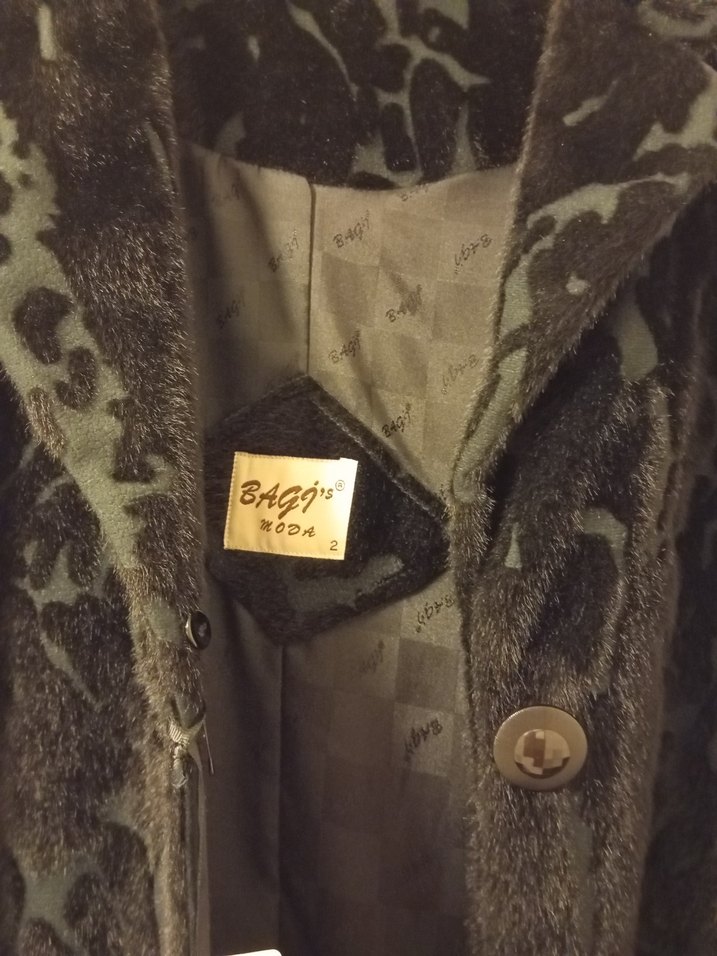 Siyah Kürklü Kadın Kaban - Görsel 4