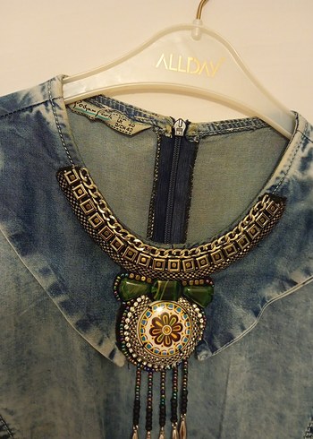 Bohem Zincir Detaylı Uzun Denim Elbise - Görsel 6