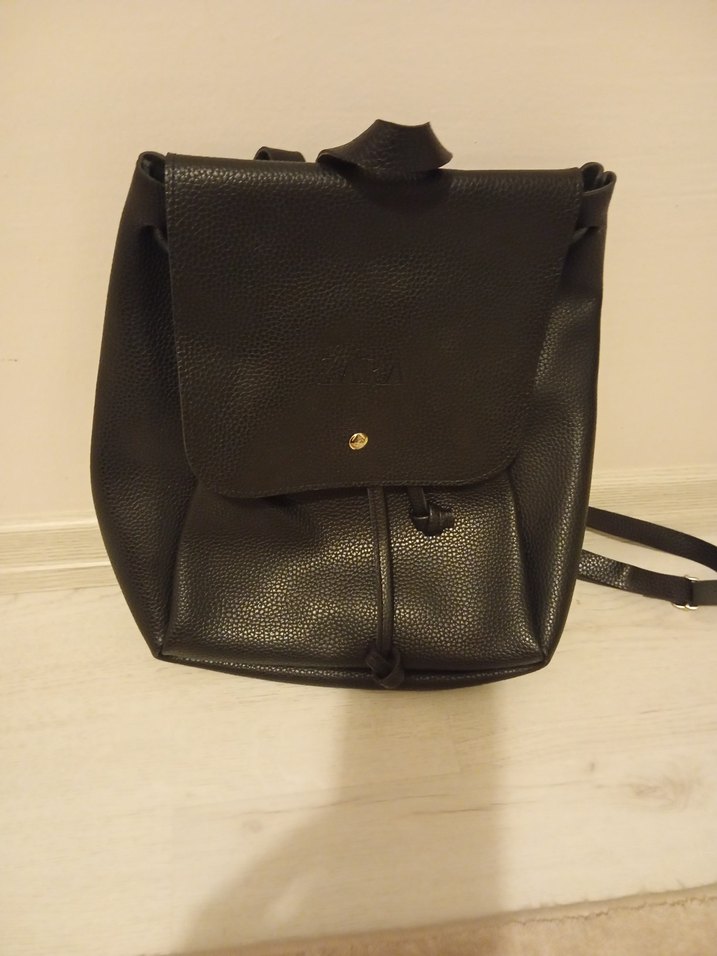 Deri Kadın Sırt Çantası, Tokalı, Siyah - Görsel 2