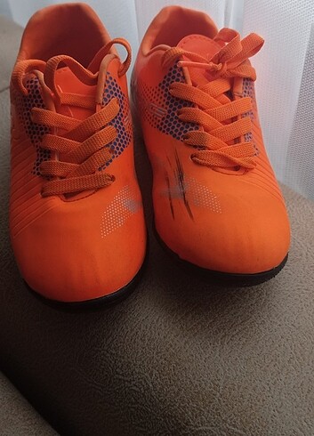 28 Beden turuncu Renk Jump halı saha ayakkabısı 