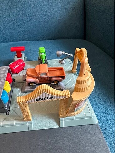 Beden Renk Disney pixar cars action shifters oyun seti
