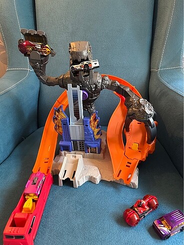 Hot wheels canavar robot nitrobot oyun seti