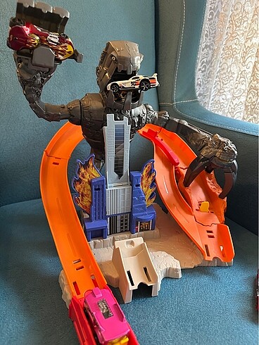 Beden Renk Hot wheels canavar robot nitrobot oyun seti