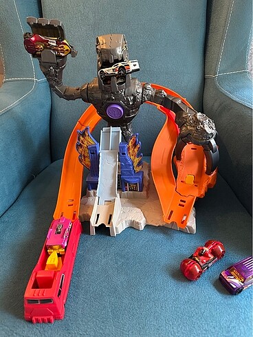 Beden Hot wheels canavar robot nitrobot oyun seti