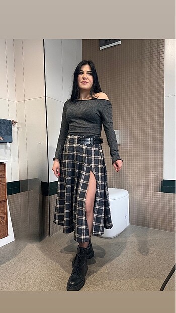 Kemer detaylı ekoseli etek