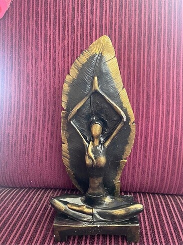Yoga Yapan Kız Biblosu