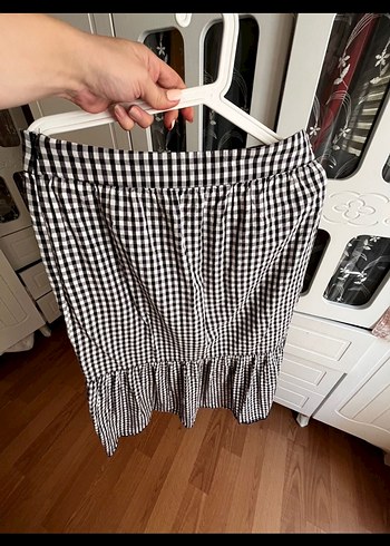 38 Beden siyah Renk Mango Fırfırlı Midi Etek