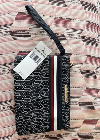 Tommy Hilfiger El Çantası