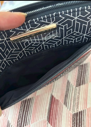  Beden çeşitli Renk Tommy Hilfiger El Çantası