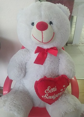 Beyaz Peluş Ayıcık Kırmızı Fiyonklu