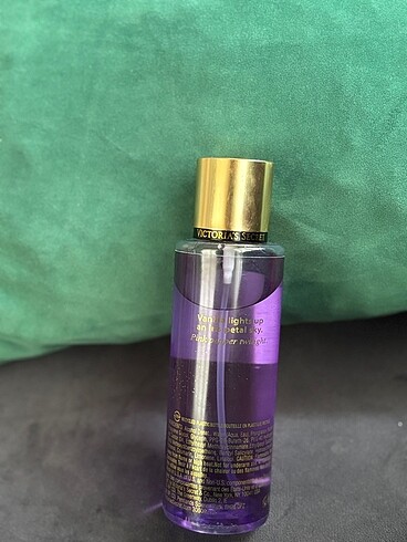 Beden VICTORIA'S SECRET Night Glowing Vanilla Vücut Spreyi