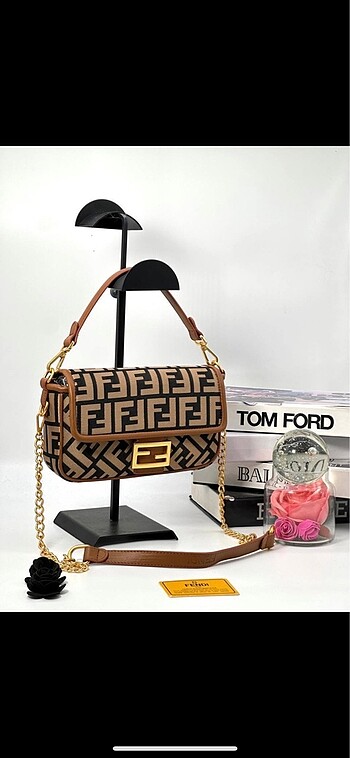 Fendi Fendi kol çantası
