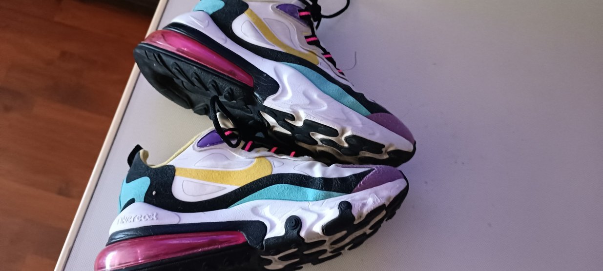 Nike Çok Renkli Bağcıklı Kadın Spor Ayakkabı - Görsel 3