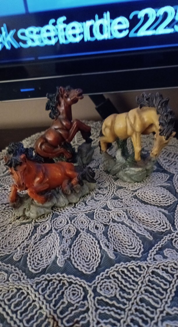 Koyu Tonlarda At Figürinleri Seti - Görsel 3