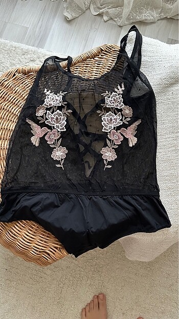 Penti çıtçıtlı tül body