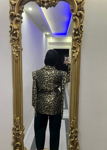 Leopar Desenli Kemerli Kadın Blazer - Görsel 2