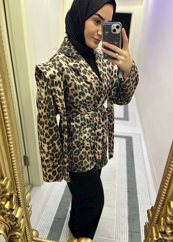 Leopar Desenli Kemerli Kadın Blazer - Görsel 3