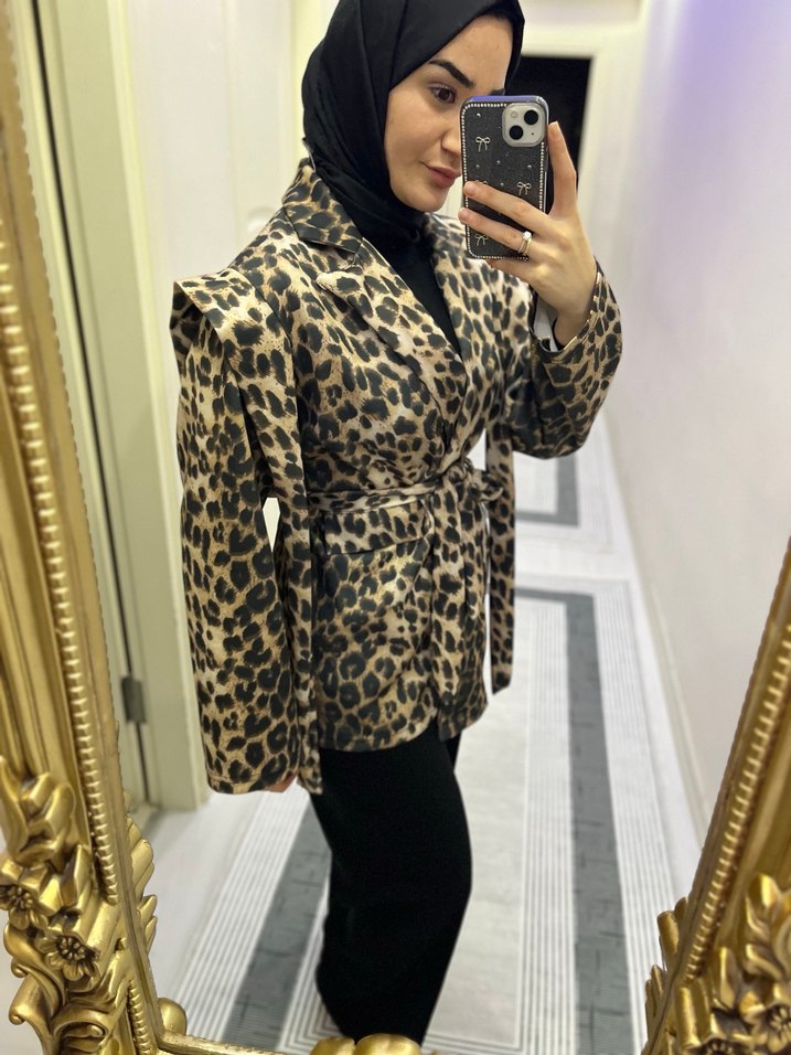 Leopar Desenli Kemerli Kadın Blazer - Görsel 3