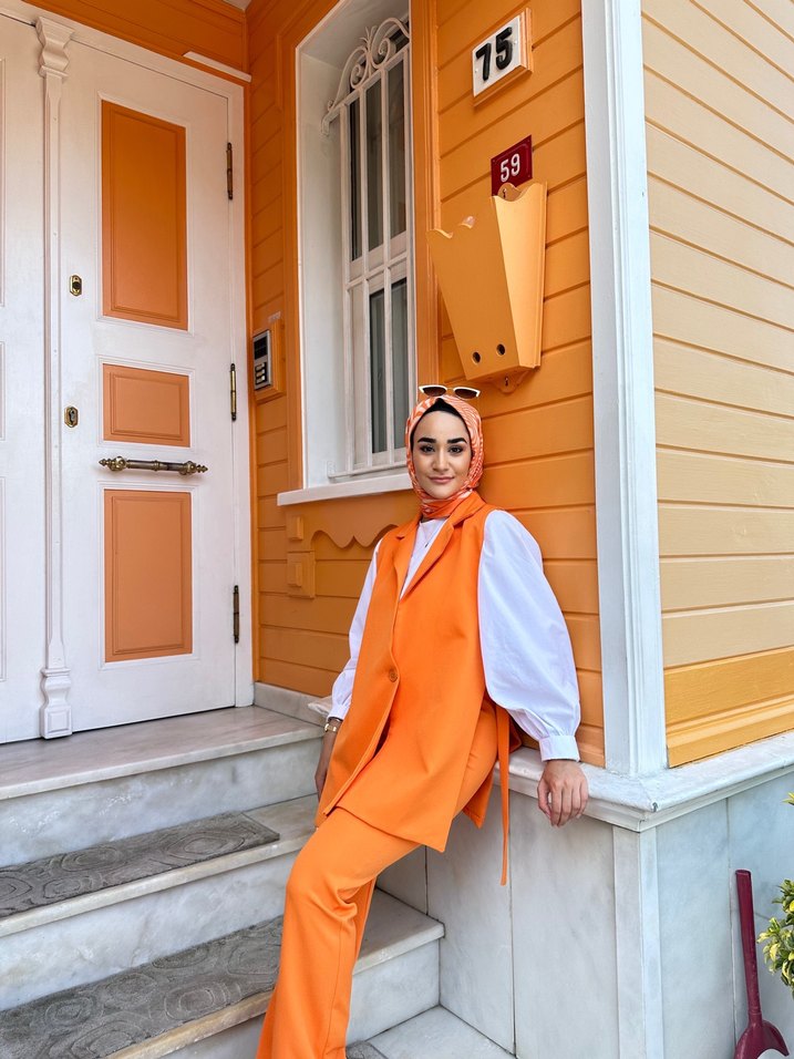 Turuncu Uzun Kesim Kolsuz Kadın Takım - Görsel 3