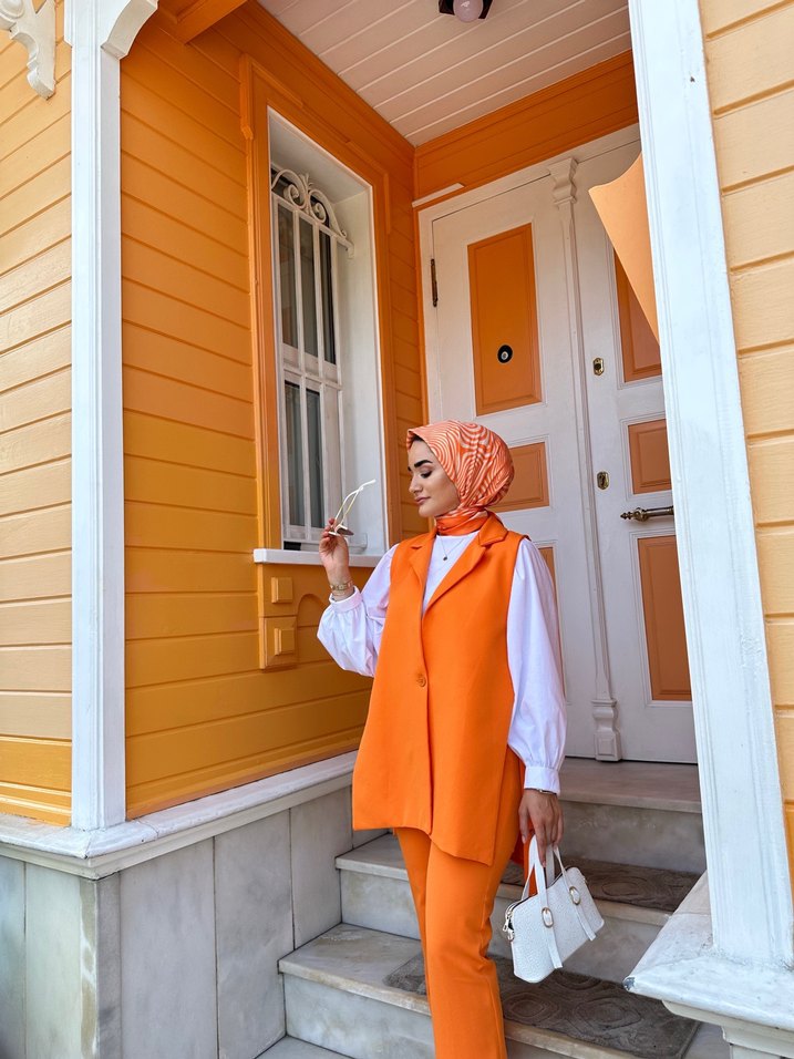 Turuncu Uzun Kesim Kolsuz Kadın Takım - Görsel 4