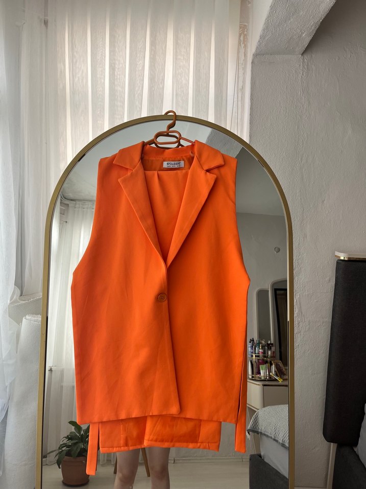 Turuncu Uzun Kesim Kolsuz Kadın Takım - Görsel 5