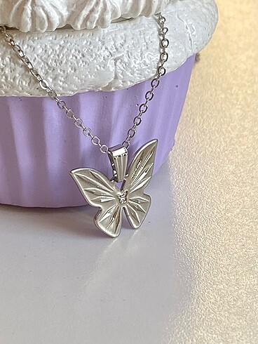 Silver mariposa