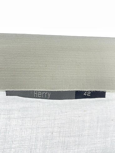 42 Beden beyaz Renk Herry Bluz %70 İndirimli.