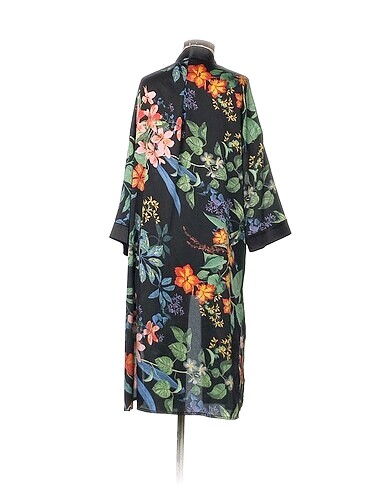 s Beden Gusto Kimono %70 İndirimli.
