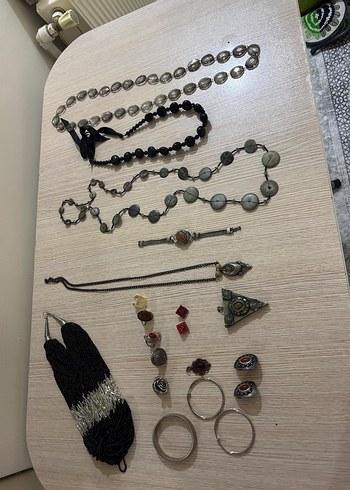 Vintage Love Vintage Tasli Metal Yuzukler Kirmizi Kupe Kolye