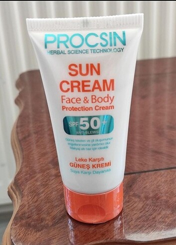 Procsin Procsin leke karşıtı güneş kremi 