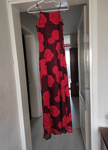 38 Beden kırmızı Renk Uzun elbise 