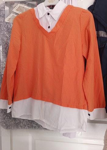 Turuncu V Yakalı Uzun Kollu Kadın Gömlek - Görsel 3