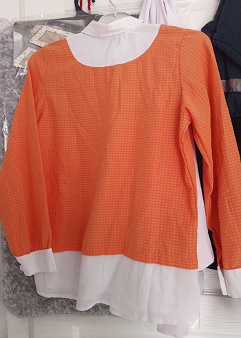 Turuncu V Yakalı Uzun Kollu Kadın Gömlek - Görsel 2