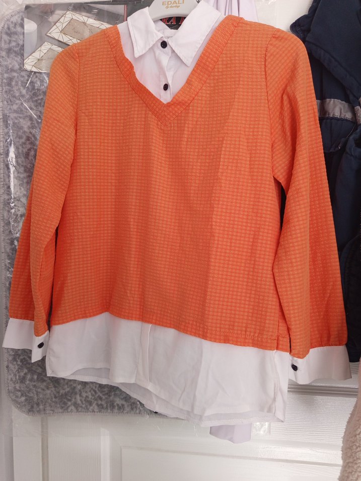 Turuncu V Yakalı Uzun Kollu Kadın Gömlek - Görsel 3