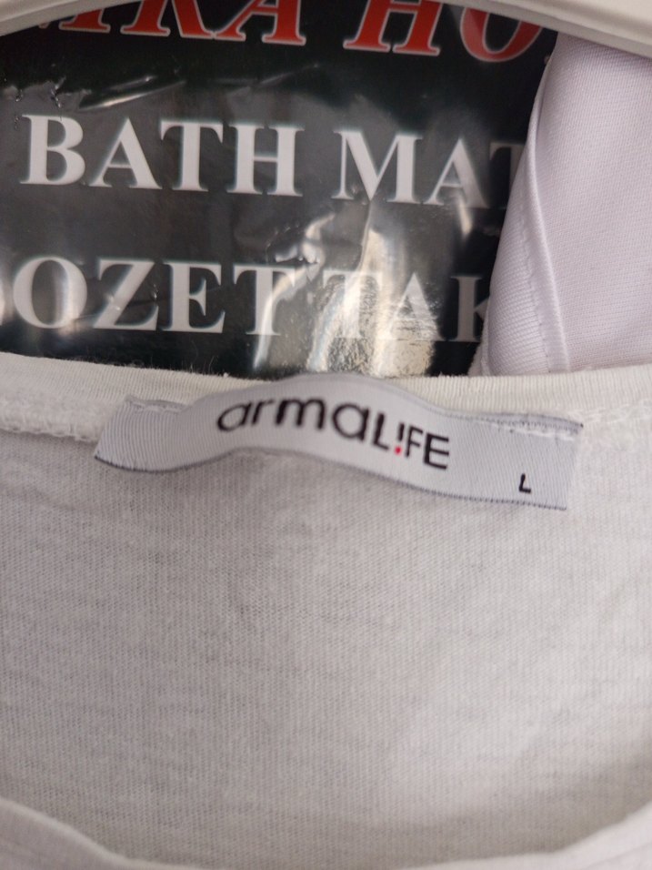 Beyaz Kısa Kollu Ananas Baskılı Tişört - Görsel 2