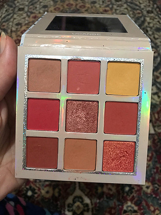 Huda Beauty Ucanbe far paleti