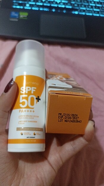Diğer 50 SPF güneş kremi