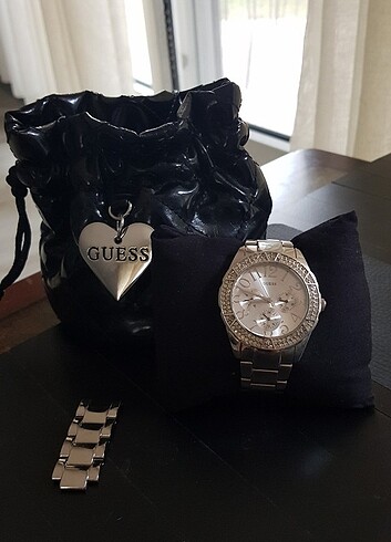 Guess taşlı kol saati