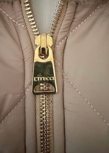 Peluş Detaylı Bej Uzun Kadın Kışlık Mont - Görsel 9