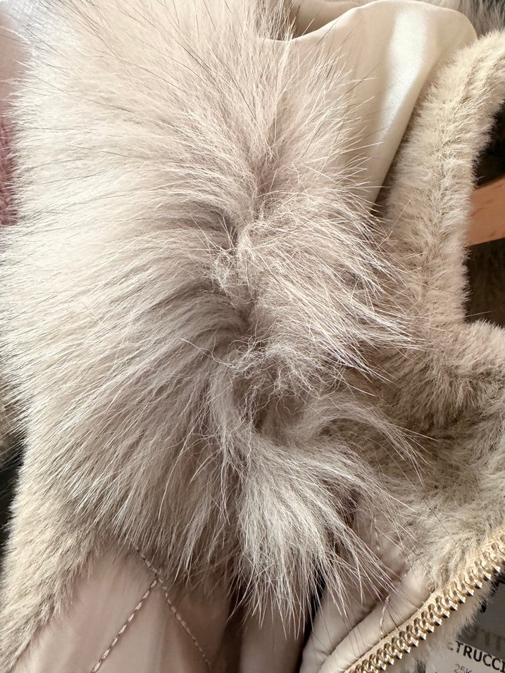 Peluş Detaylı Bej Uzun Kadın Kışlık Mont - Görsel 4