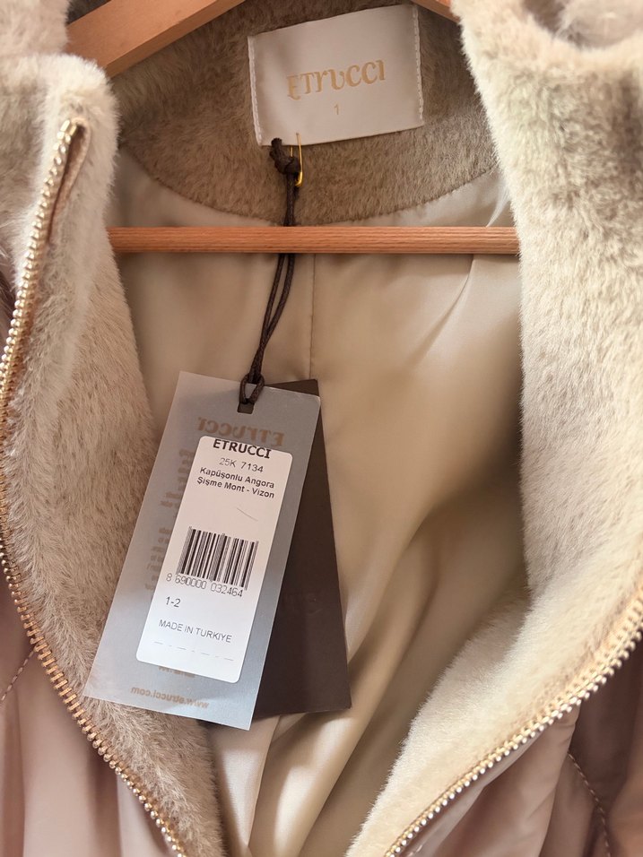 Peluş Detaylı Bej Uzun Kadın Kışlık Mont - Görsel 5