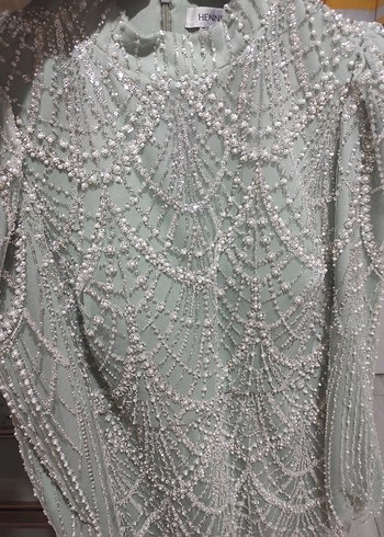 İnci İşlemeli Uzun Kollu Gri Abiye Elbise - Görsel 2