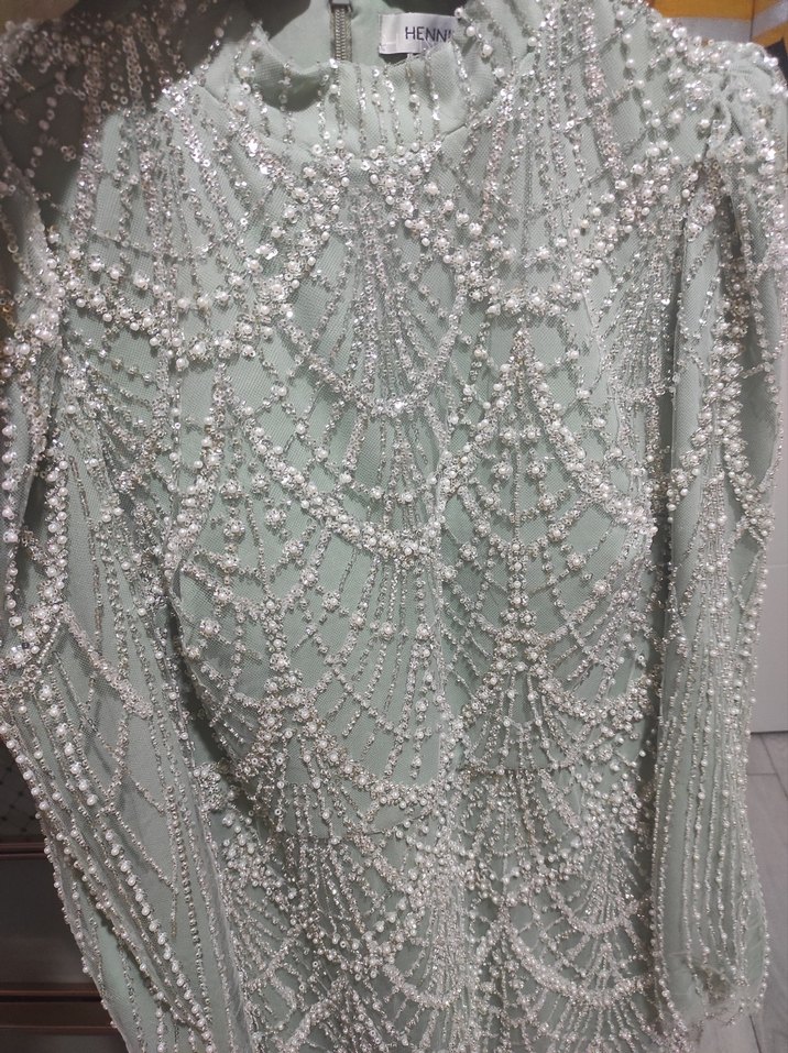 İnci İşlemeli Uzun Kollu Gri Abiye Elbise - Görsel 2