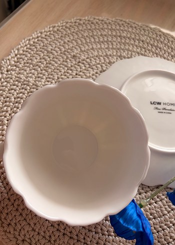 Beyaz Desenli Porselen Fincan ve Tabak - Görsel 4