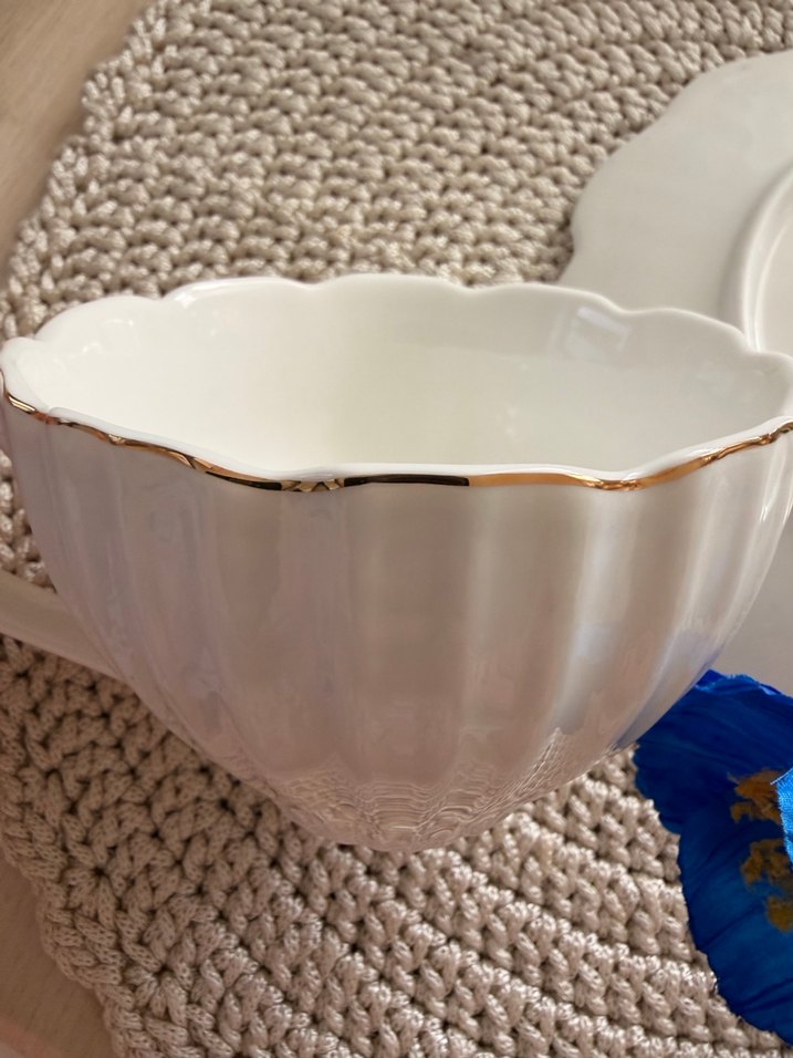 Beyaz Desenli Porselen Fincan ve Tabak - Görsel 5