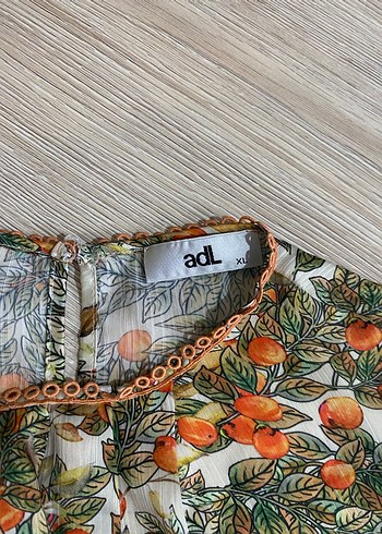 Turuncu Baskılı Bluz - Görsel 2