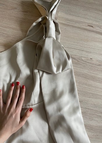 H&M bej fiyonklu bluz - Görsel 2