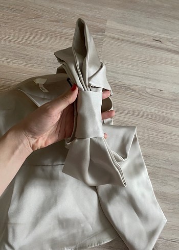 H&M bej fiyonklu bluz - Görsel 3