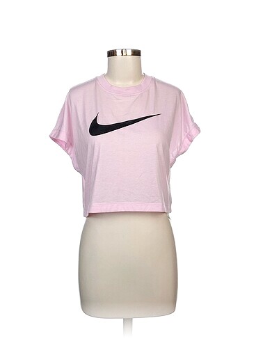 Nike T-shirt %70 İndirimli.